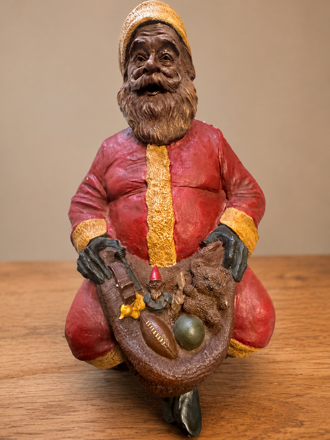 Vintage-Style Santa Claus Figurine with Toy Sack – Rustic Christmas Décor