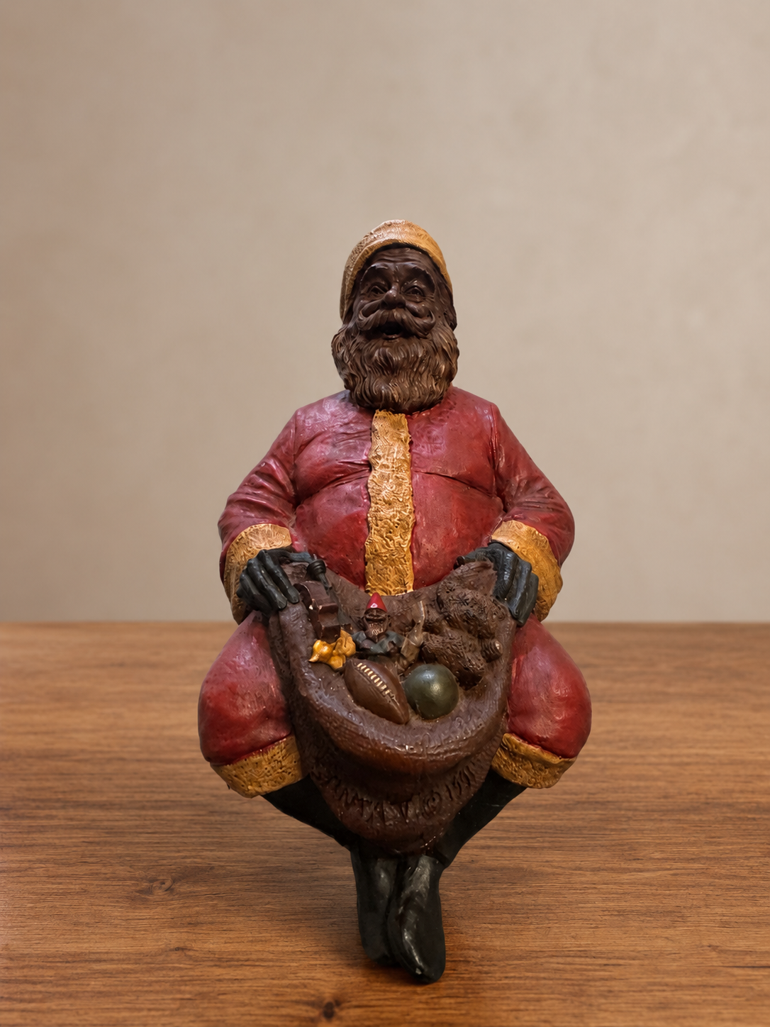 Vintage-Style Santa Claus Figurine with Toy Sack – Rustic Christmas Décor