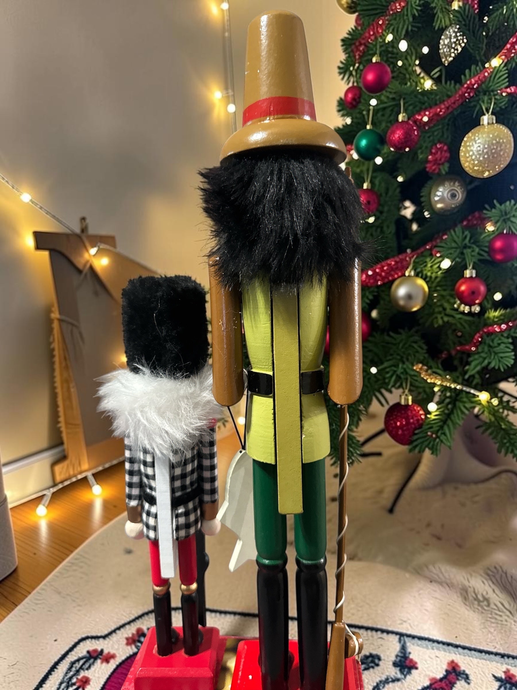 Traditional Decorative Holiday Nutcracker Soldier Figurine